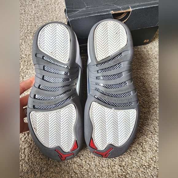 Air Jordan Retro 12 (GS) White Dark Grey - Picture 4 of 10